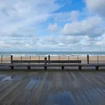 Bright With Sea View Apartment *