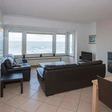 Bright With Sea View Apartment *