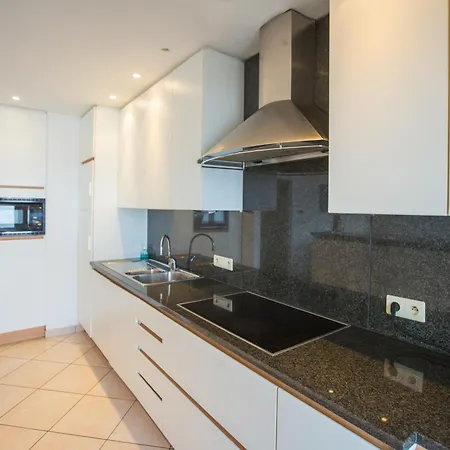 Bright With Sea View Apartment