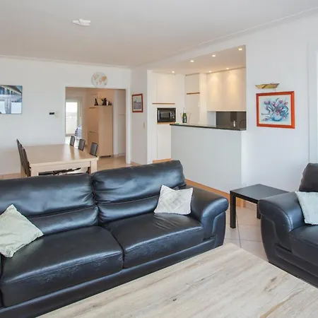 Bright With Sea View Apartment