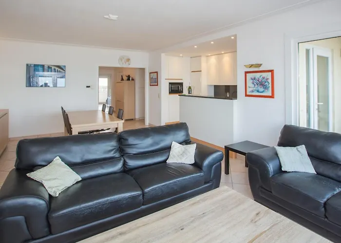 Bright With Sea View Apartmán